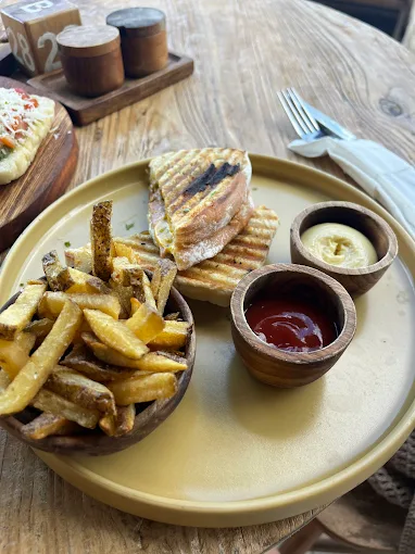 Galeri La Cala Beach Restaurant Slide 1